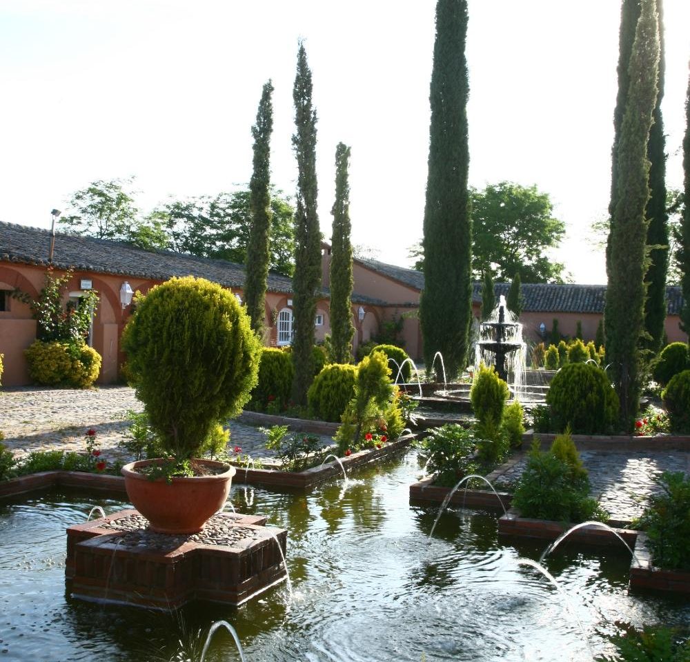 HOTEL VALDEPALACIOS